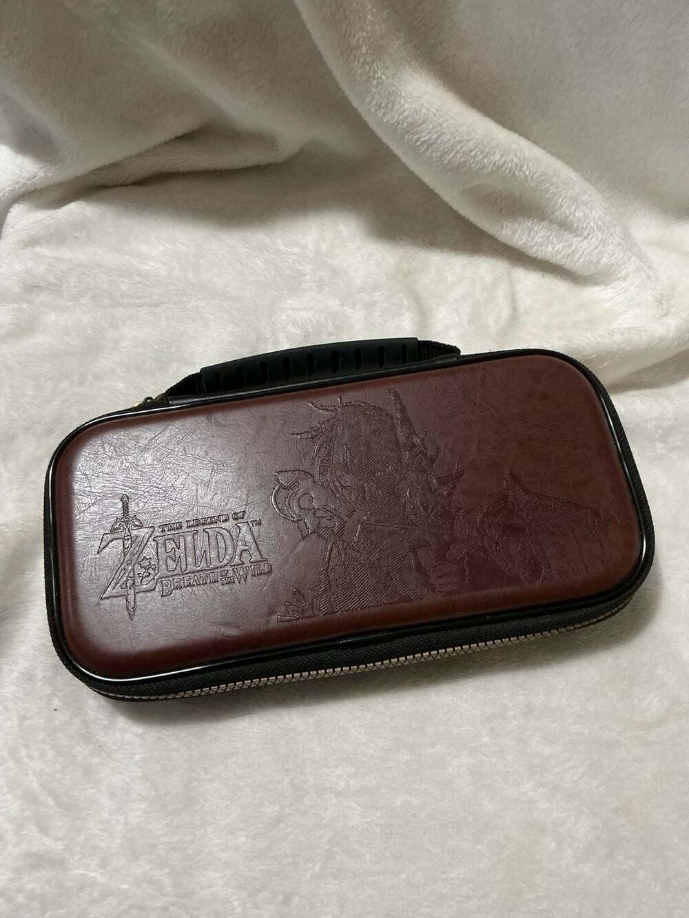 Nintendo Switch Deluxe Travel Case The Legend of Zelda Breath of the Wild